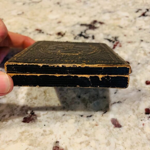 Amazing 1/6 Plate Powerful Ambrotype Photograph Image Middle Age Woman - Picture 2 of 9